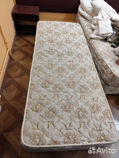 Кровать с матрасом бу 80*200