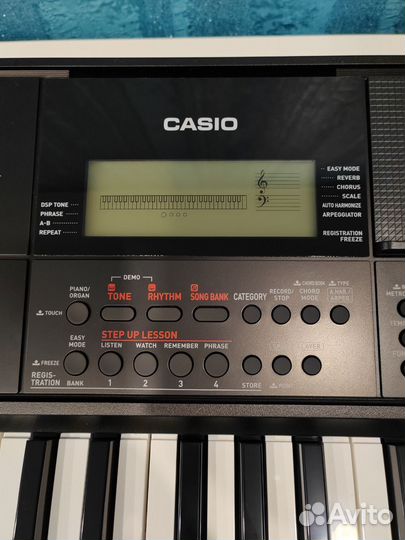 Синтезатор Casio CT-X700