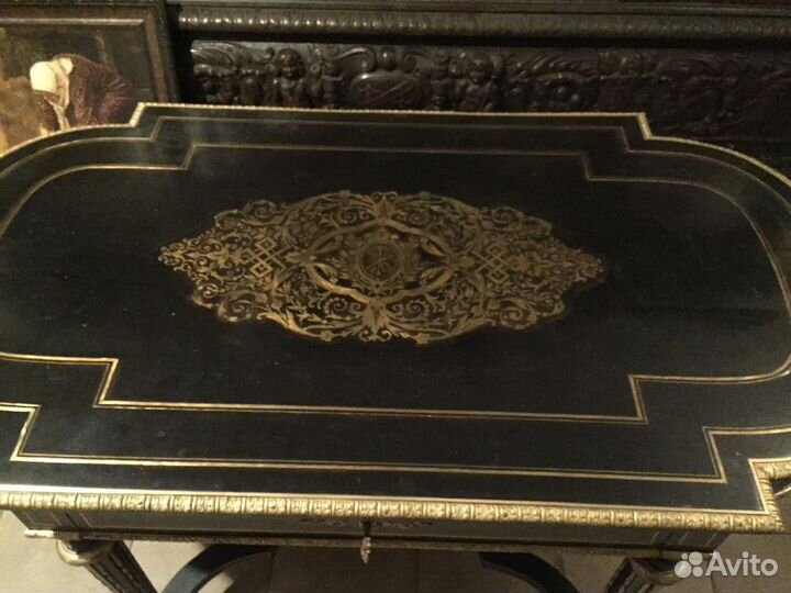 Старинный стол