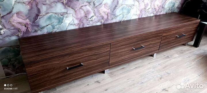 Тумба под телевизор и технику с полками