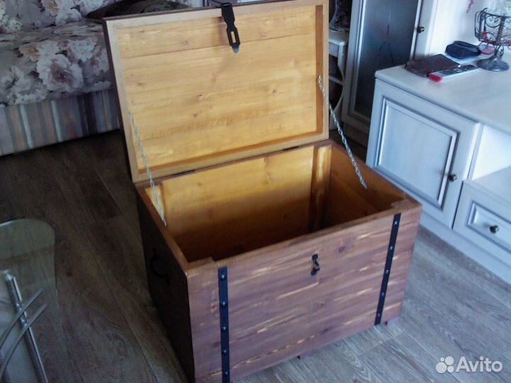 Сундук деревянный