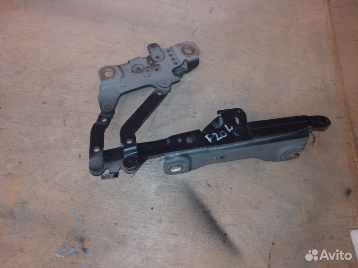Петля капота левая BMW F20,F30,F31,F32,F34