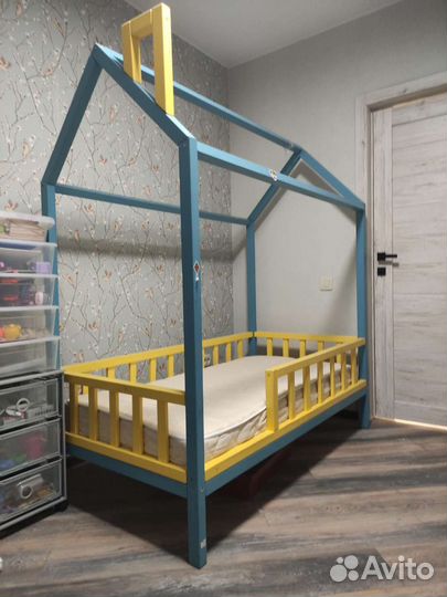 Кровать домик