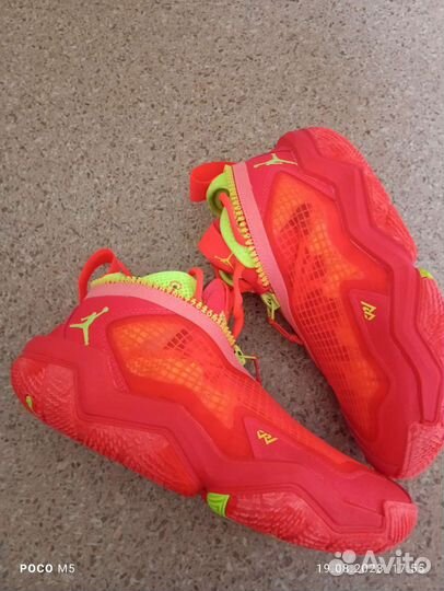 Nike кроссовки. 39-40