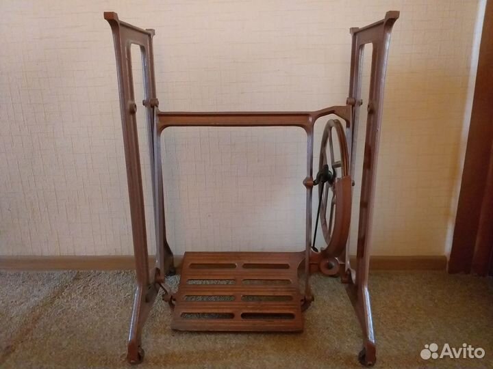 Станина чугунная от советской швейной машинки