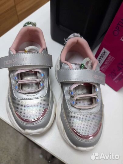 Кроссовки детские новые 28 размер