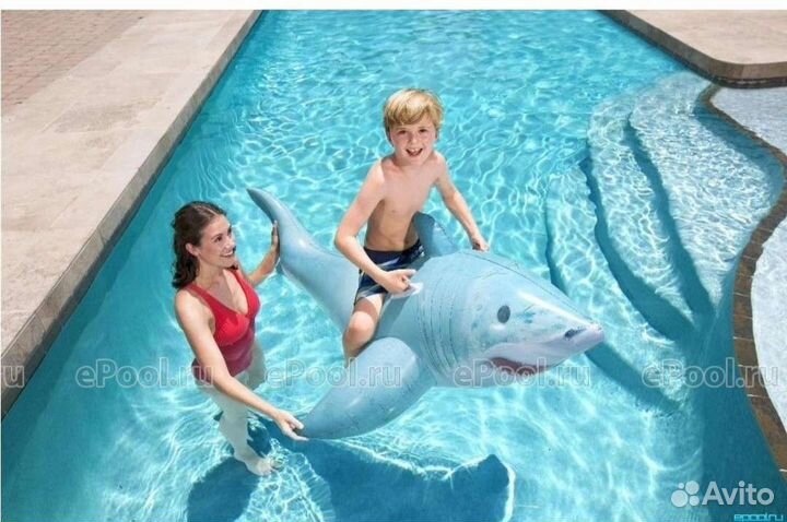 Надувная игрушка для плавания акула
