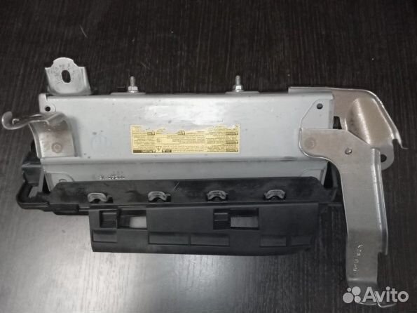 Lexus NX подушка в колено