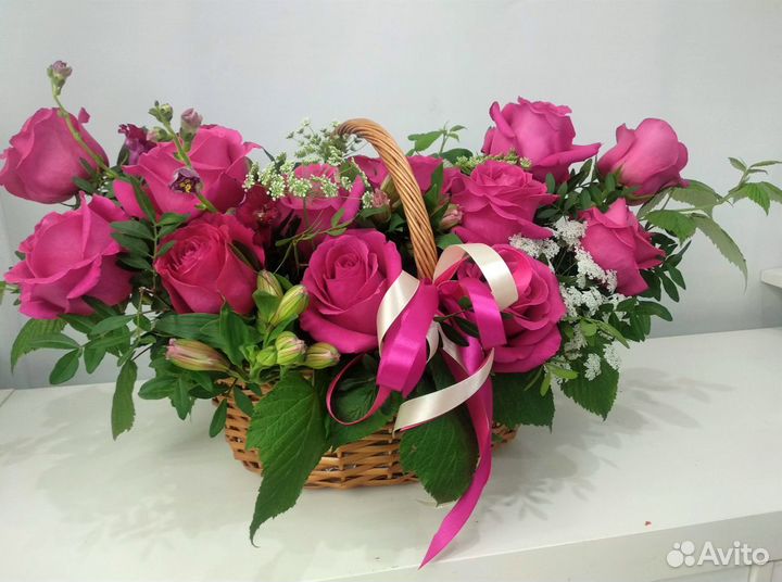 Цветы в корзине Розы