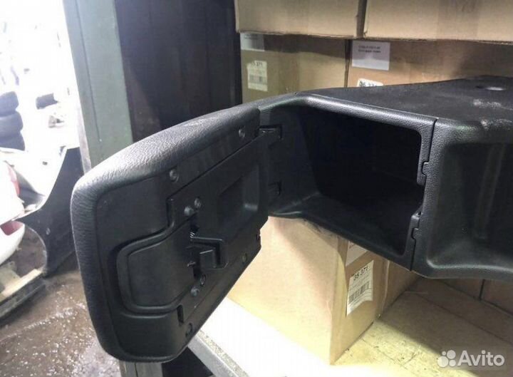 Подлокотник Opel Astra J