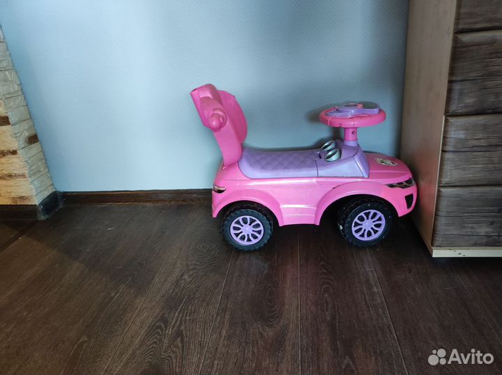 Детская машинка каталка с ручкой