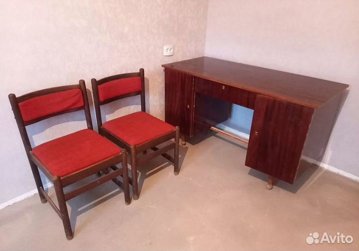 Стол письменный + 2 стула (уголок школьника)