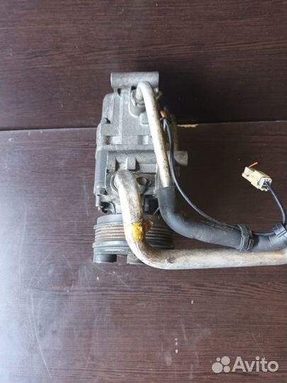 Компрессор кондиционера Mazda 2.0 LF