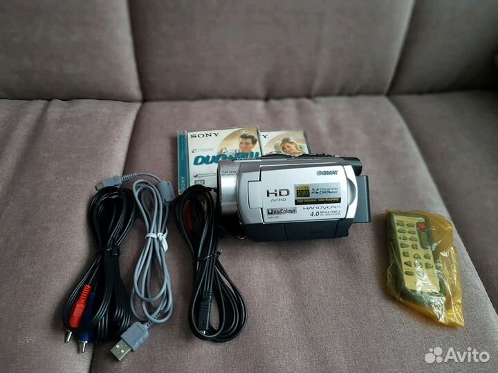 Видеокамера Sony HDR-UX5