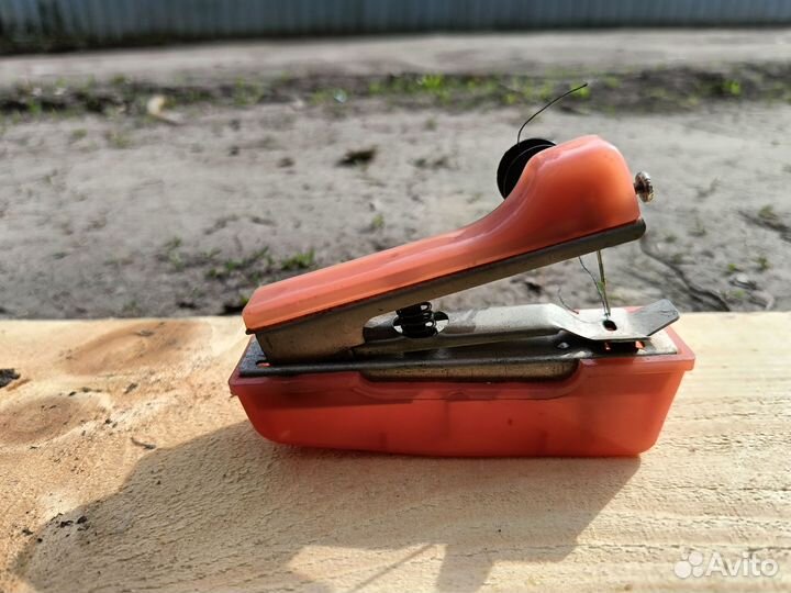 Швейная машинка ручная