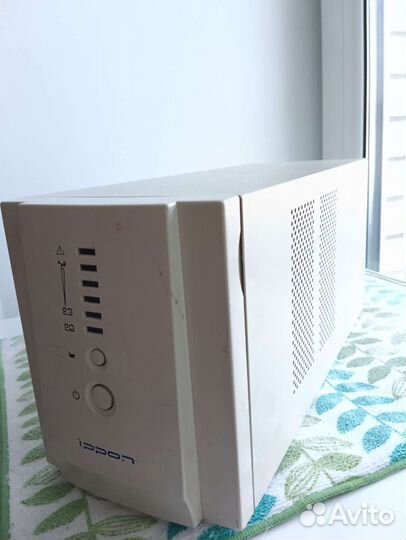 UPS Ippon Smart Power Pro 1400 (840 Вт)