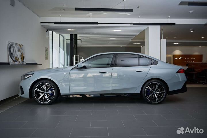 BMW 5 серия 2.0 AT, 2023