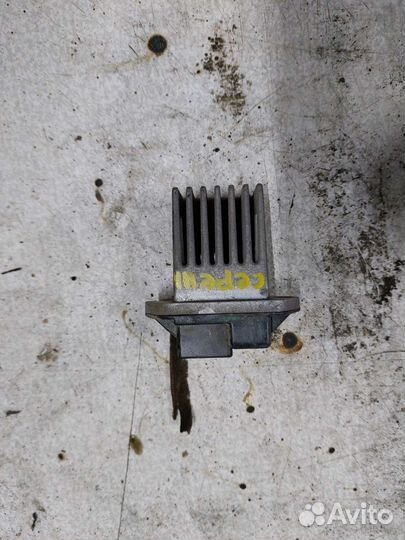 Резистор печки Nissan Serena 23