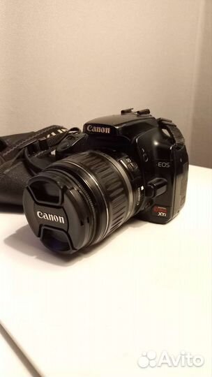 Зеркальный фотоаппарат Canon EOS