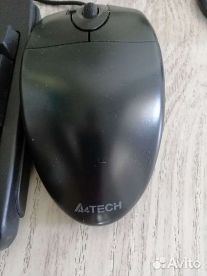 Клавиатура и проводная мышь