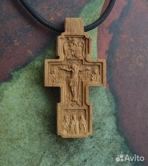 Крестик резной из дуба 