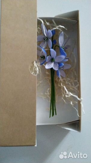 Брошь. Букет с пролеской