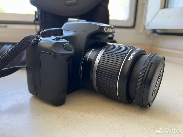 Зеркальный фотоаппарат Canon EOS 1000D
