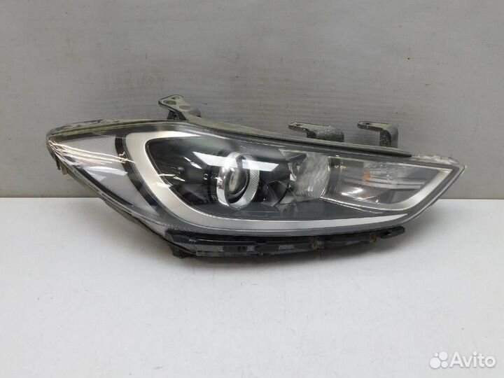 Фара правая Hyundai Avante