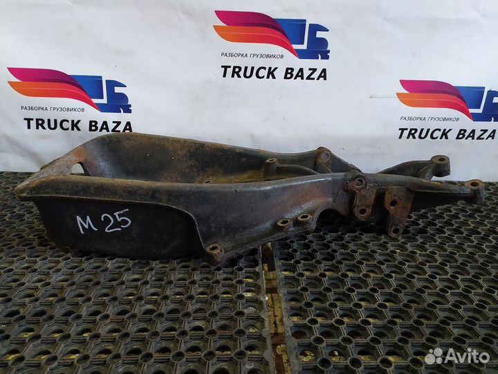 Кронштейн переднего амортизатора