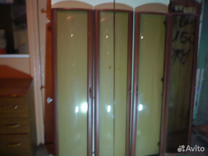 Гнутое стекло для мебели