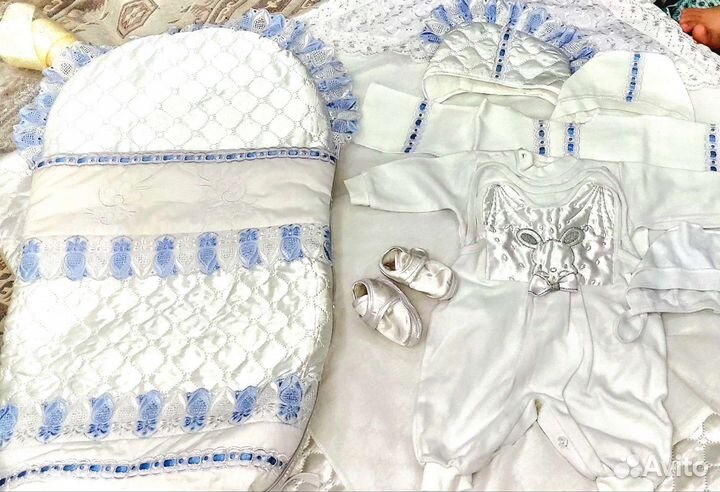 Конверт на выписку для мальчика и одежда