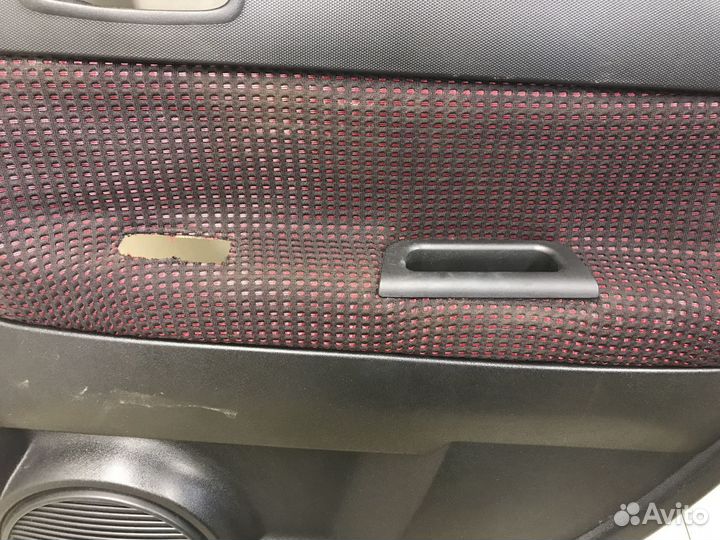 Обшивка двери задней правой M2 (2010-1014)