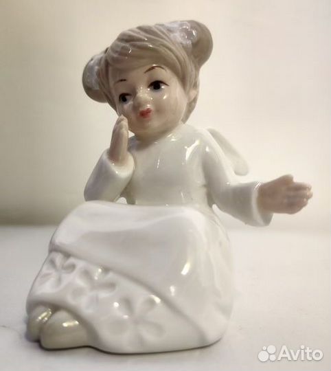 Статуэтка ангел фарфор