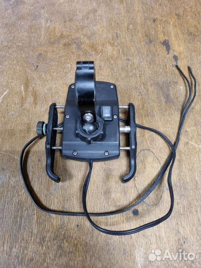 Держатель для телефона на руль мотоцикла