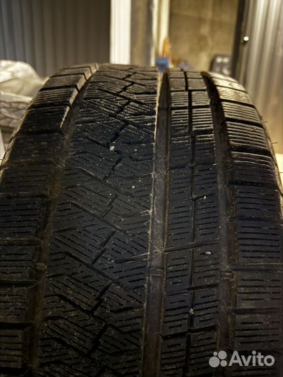 Triangle Snowlink PL02 245/40 R18