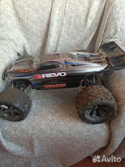 Traxxas e revo 1:10
