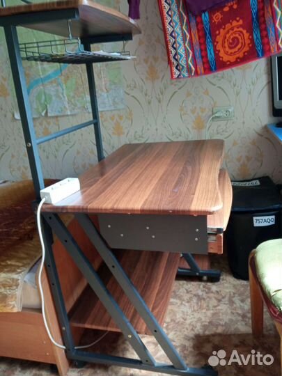 Компьютерный стол