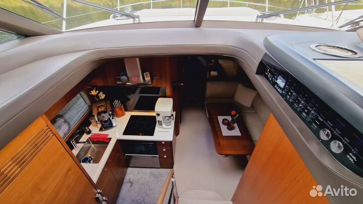 Моторная яхта Princess V50 (2018, 255 м/ч)