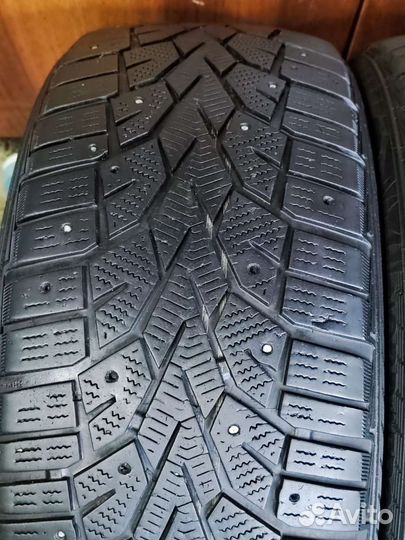 Gislaved NordFrost 100 215/50 R17 95T