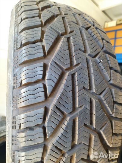 Kormoran Snow 215/50 R17