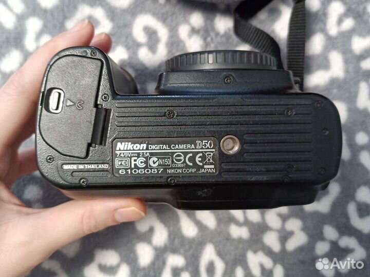 Зеркальный фотоаппарат Nikon