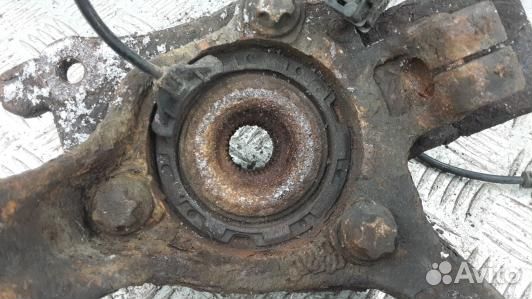 Ступица передняя левая opel zafira B (1BS15K901)