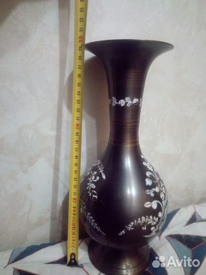 Ваза бронзовая