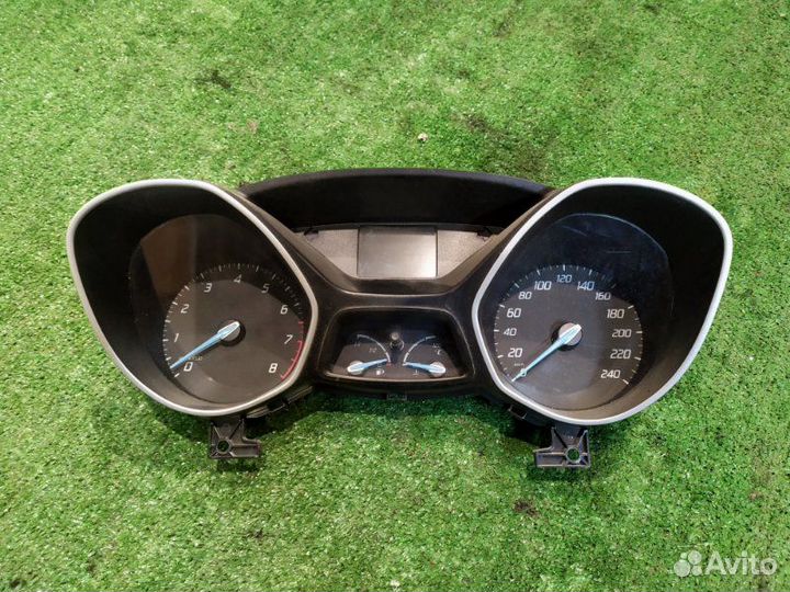 Щиток приборов Ford Focus CB8