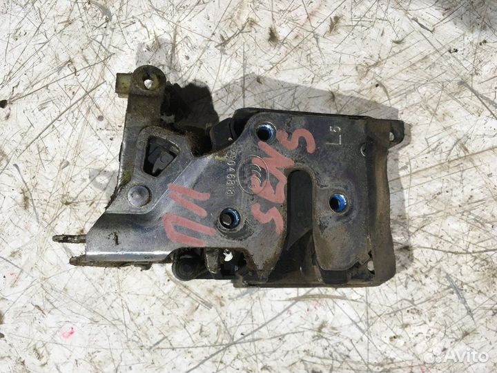 Замок передний левый