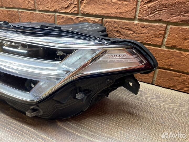 Фара левая Volvo XC90
