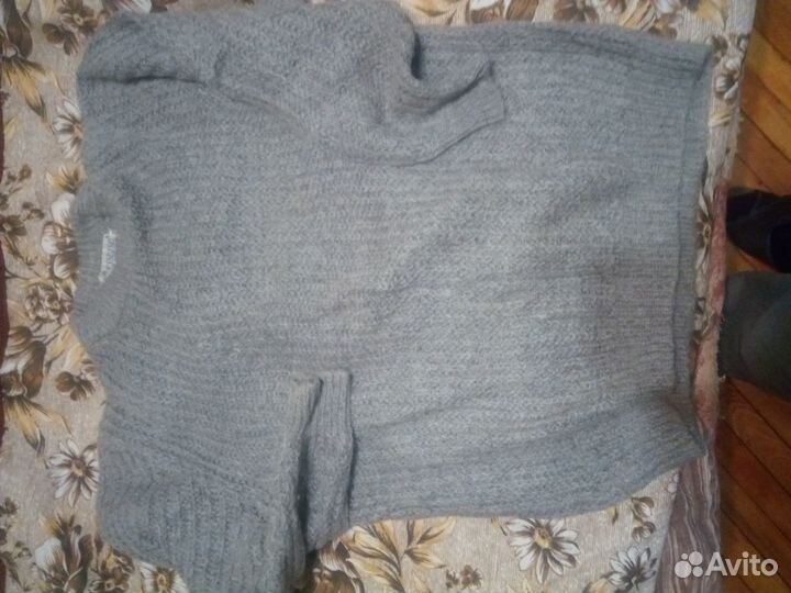 Свитер шерстяной
