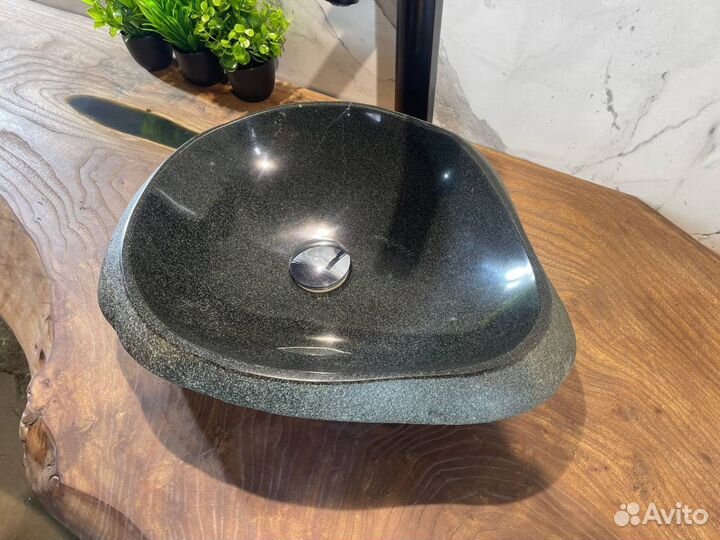 Дизайнерская раковина из мрамора