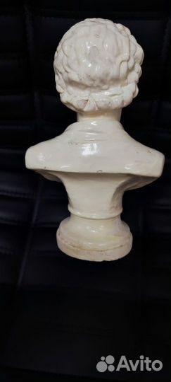 Статуэтка бюст А. С. Пушкин