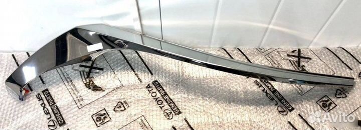 Хром фары левый Toyota Fortuner 2